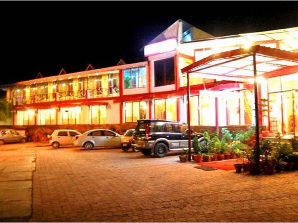Hotel Shivalik Kasauli Kültér fotó